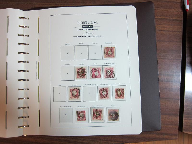 0015 (52).jpg -     Lote:    15      Marcofilia      Lotes Especiais       Descrição:      Portugal.   Colecção especializada de marcas numéricas das 1.ª e 2.ª reformas em selos de 25 reis, desde D. Maria II até D. Luís I, de frente. Lote a ver.        Lote       Valor Base:     &euro; 1.500,00     Valor Venda:     &euro; 3.000,00     